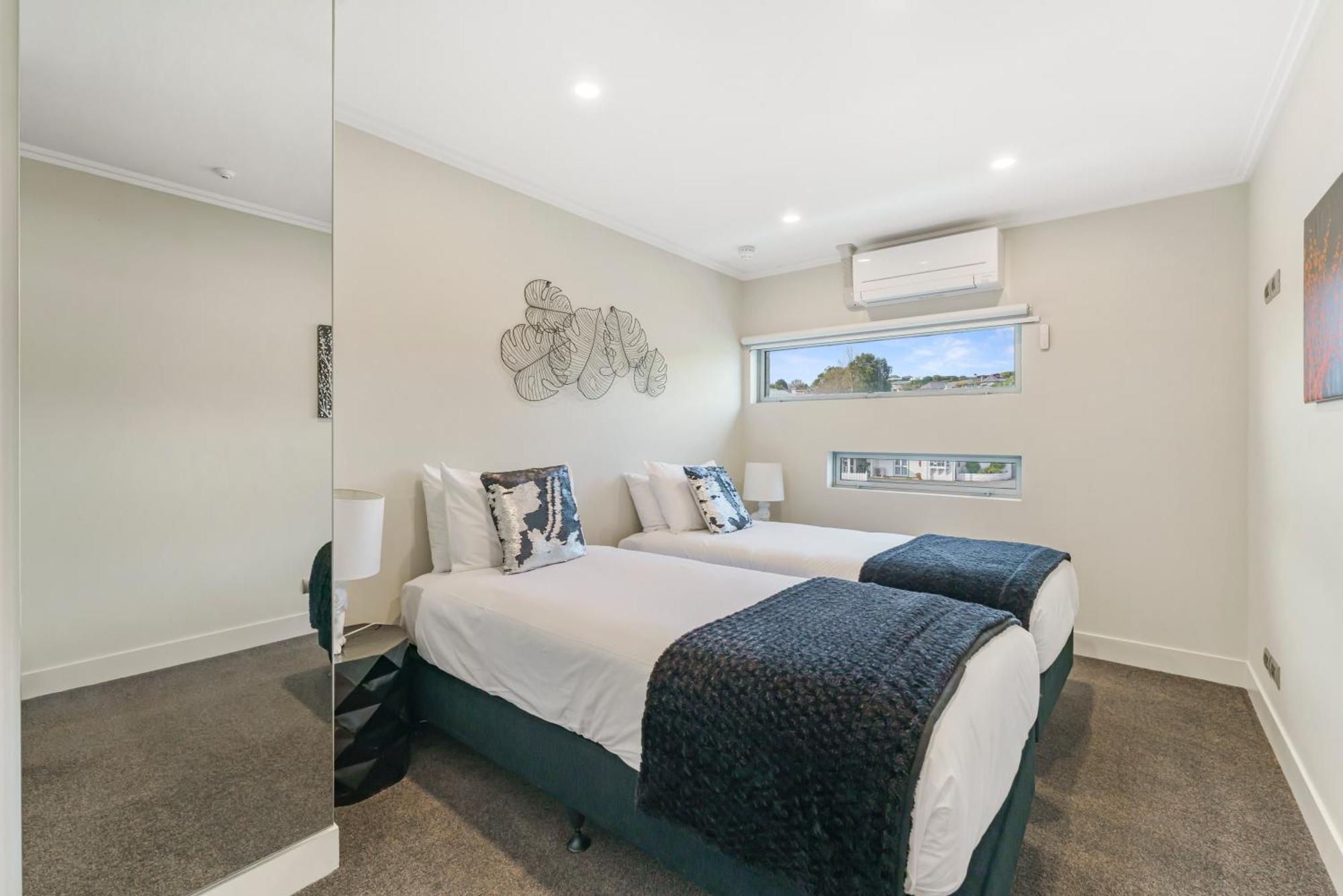 圣水陶波酒店 外观 照片 A bedroom at the hotel